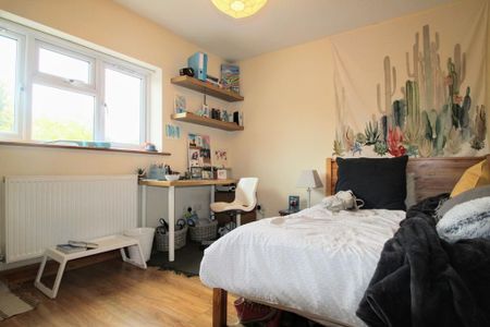 4 bedroom flat to rent - Photo 5