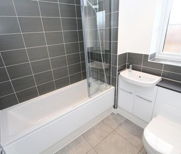 2 bedroom coach house to rent - Photo 4