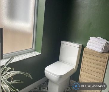 1 bedroom in a house share to rent - Photo 5