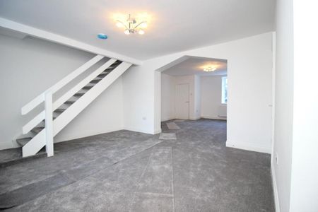 3 bedroom terraced house to rent - Photo 3