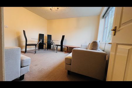 3 Bed Terraced House, Rodyard Way, CV1 - Photo 5