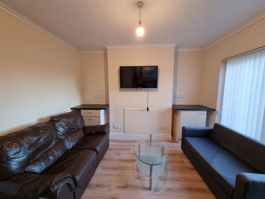 4 Bed Student Accommodation - Photo 1