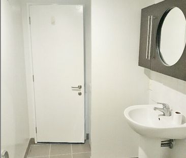 Centrally Located Furnished 1 Bedroom Apartment - Photo 6