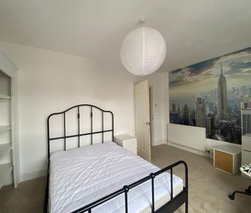 4 bedroom house - Photo 3