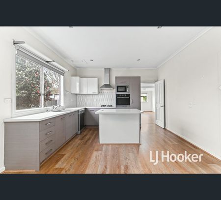 15 Gardner Street, Koo Wee Rup, Vic 3981 - Photo 2