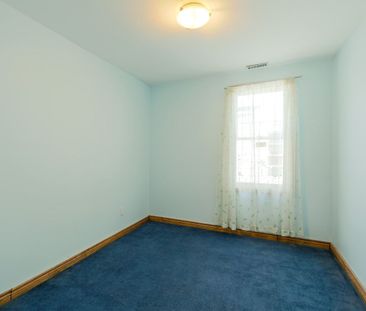 For Lease - 30 Lawlor top Floor Avenue, Toronto, Ontario - Photo 4