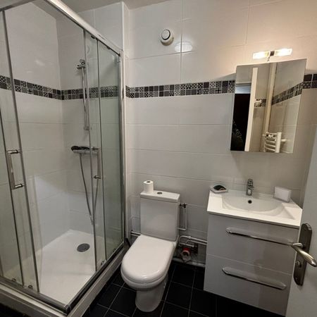 Location Appartement 1 pièce 22m² COURBEVOIE 92400 - Photo 4