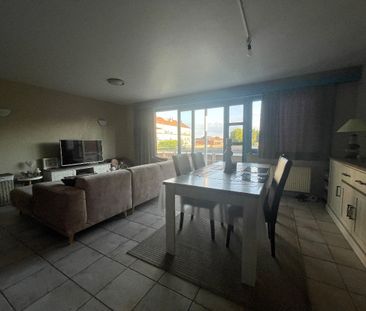 Appartement op 1ste verdieping met 2 slaapkamers en terras. - Photo 1