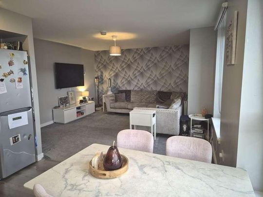 Oatlands Square, Glasgow, G5 - Photo 1