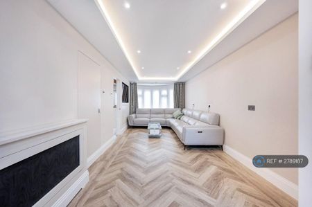 3 bedroom semi-detached house to rent - Photo 3