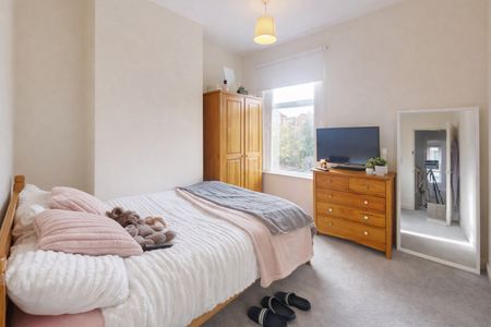 3 Bed Terraced House, Birkin Avenue, NG7 - Photo 4