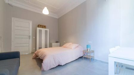 Carrer de Sueca, Valencia, Valencian Community 46006 - Photo 3