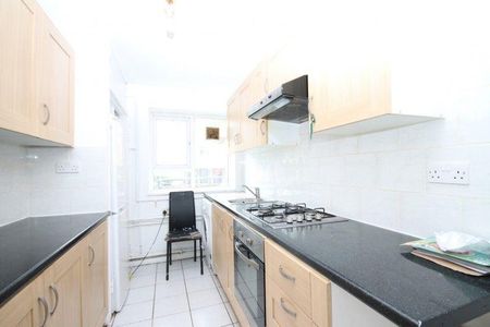 3 bedroom apartment to rent - Photo 3