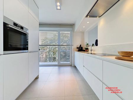 Prachtig gerenoveerd appartement met garage - Photo 4