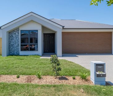 family home in Burpengary - Photo 5