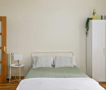 Room in a shared 6-bedroom apartment for rent in Guindalera, perfec... - Photo 3