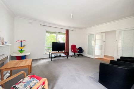 28 Rhonda Street, Rosanna, VIC 3084 - Photo 2