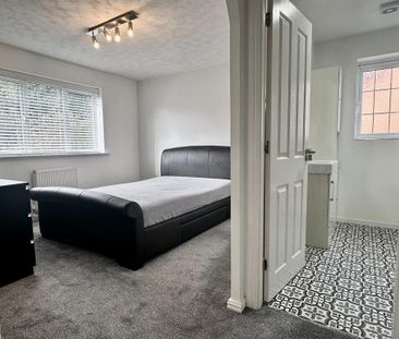 4 bedroom detached house to rent - Photo 5