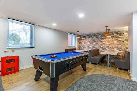 6 Bed Standard Ensuite - Photo 2