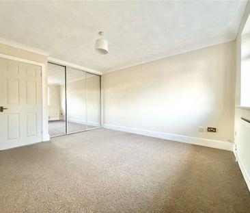 2 bedroom maisonette to rent - Photo 4