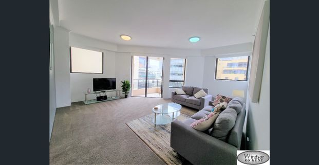 Fully Furnished Large 2 Bedroom Apartment with City View in Sydney CBD - Photo 1