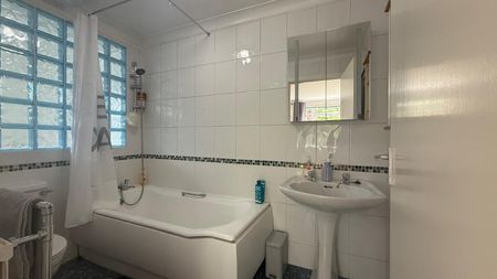 1 Bedroom Apartment - Garden - Photo 3