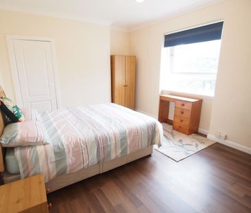 TWO BEDROOM FLAT SHARE IN M13 AREA OF MANCHESTER - Photo 2