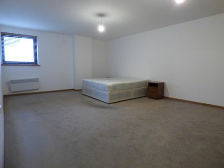 2 bedroom ground floor flat to rent - Photo 4