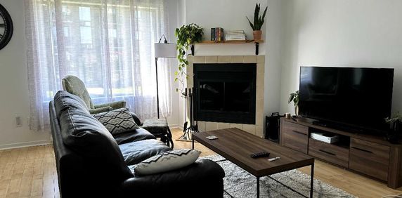 Très Beau 4 1/2 à louer Repentigny FOYER 1er etage - Photo 2