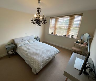 2 bedroom Apartment to let - Photo 5