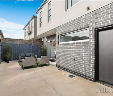 36 Duosa Road, Altona North - Photo 2