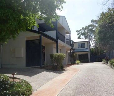 “ANNERLEY PRECINCT, 2 LIVING AREAS TOWNHOUSE” - Photo 6