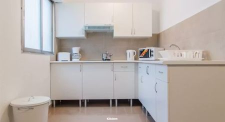 Calle Cirilo Amorós, Valencia, Valencian Community 46004 - Photo 4