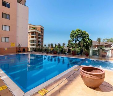 Modern 1 Bedroom Apartment with District Views - Photo 5