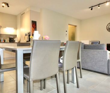 Appartement te huur in Eeklo voor € 875 met 2 slaapkamers - Photo 2