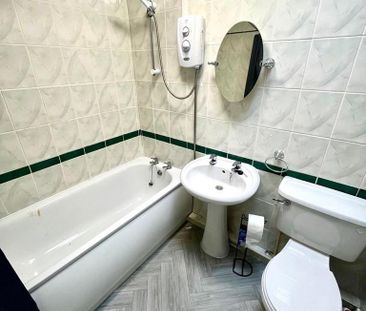 3 bedroom terraced house to rent - Photo 6