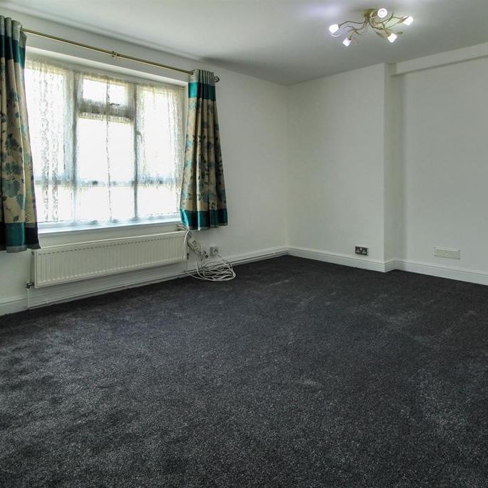 3 bedroom flat to rent - Photo 1
