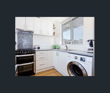 Stylish Apartment in the Heart of Claremont! - Photo 6