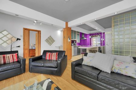 3 bedroom Flat To Let Total Size: 539 SQ FT - Photo 2