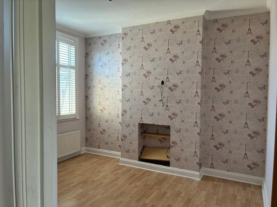 4 Bed Flat, Queens Park, NW6 - Photo 1