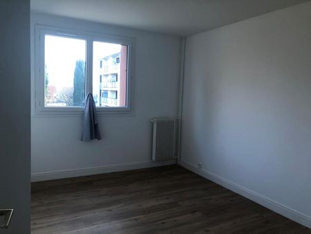 Location Appartement 3 pièces 75m² - Photo 4