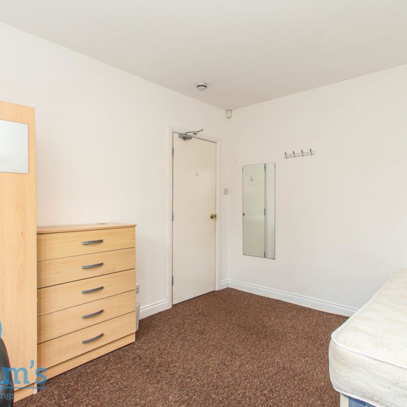 5 bed Semi-Detached House for Rent - Photo 1