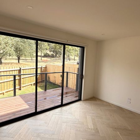 Brand New 2 bedroom plus study - Parkside Living at its Best! - Photo 4
