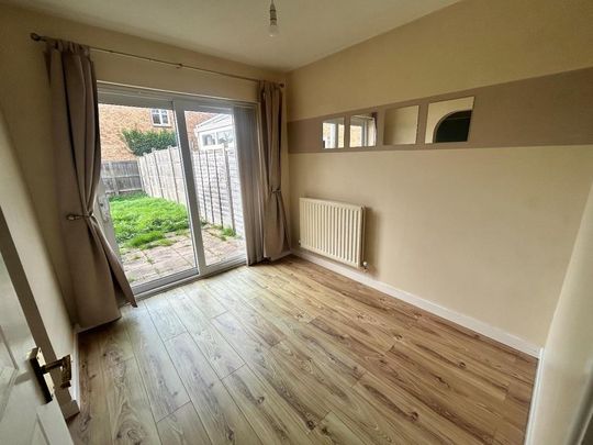 3 bedroom semi-detached house to rent - Photo 1