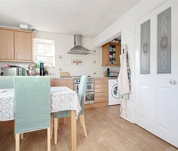 3 bedroom end of terrace house to rent - Photo 5