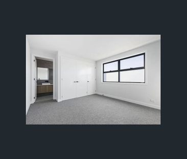 Exceptional Quality Home - Photo 2