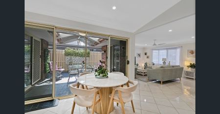 Spacious 3-Bedroom, 2-Bathroom Home in Maroochydore - Photo 5