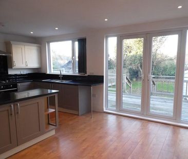 4 bedroom bungalow to rent - Photo 3