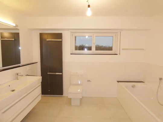 Hochwertig modernisierte 3-Zimmer-Erdgeschoss-Wohnung in gefragter Lage von Opladen - Photo 1