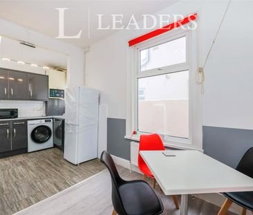 4 bedroom house to rent Percy Road, PO4 - Photo 6